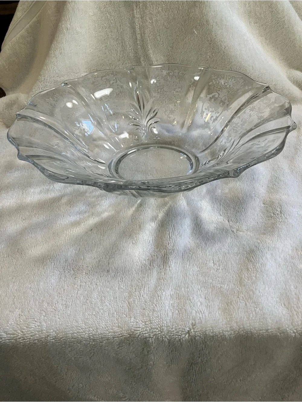 VTG Fostoria Glass Company serving bowl Baroque shape, Chintz floral etching
